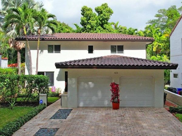 423 Alhambra Cir , Coral Gables, FL 33134