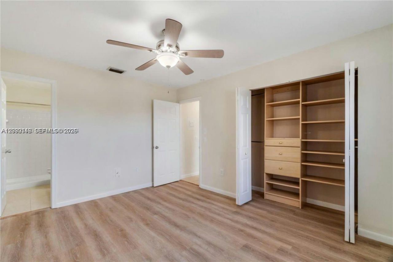 561 NW 100th Pl , Unit 201, Pembroke Pines, FL 33024 Photo