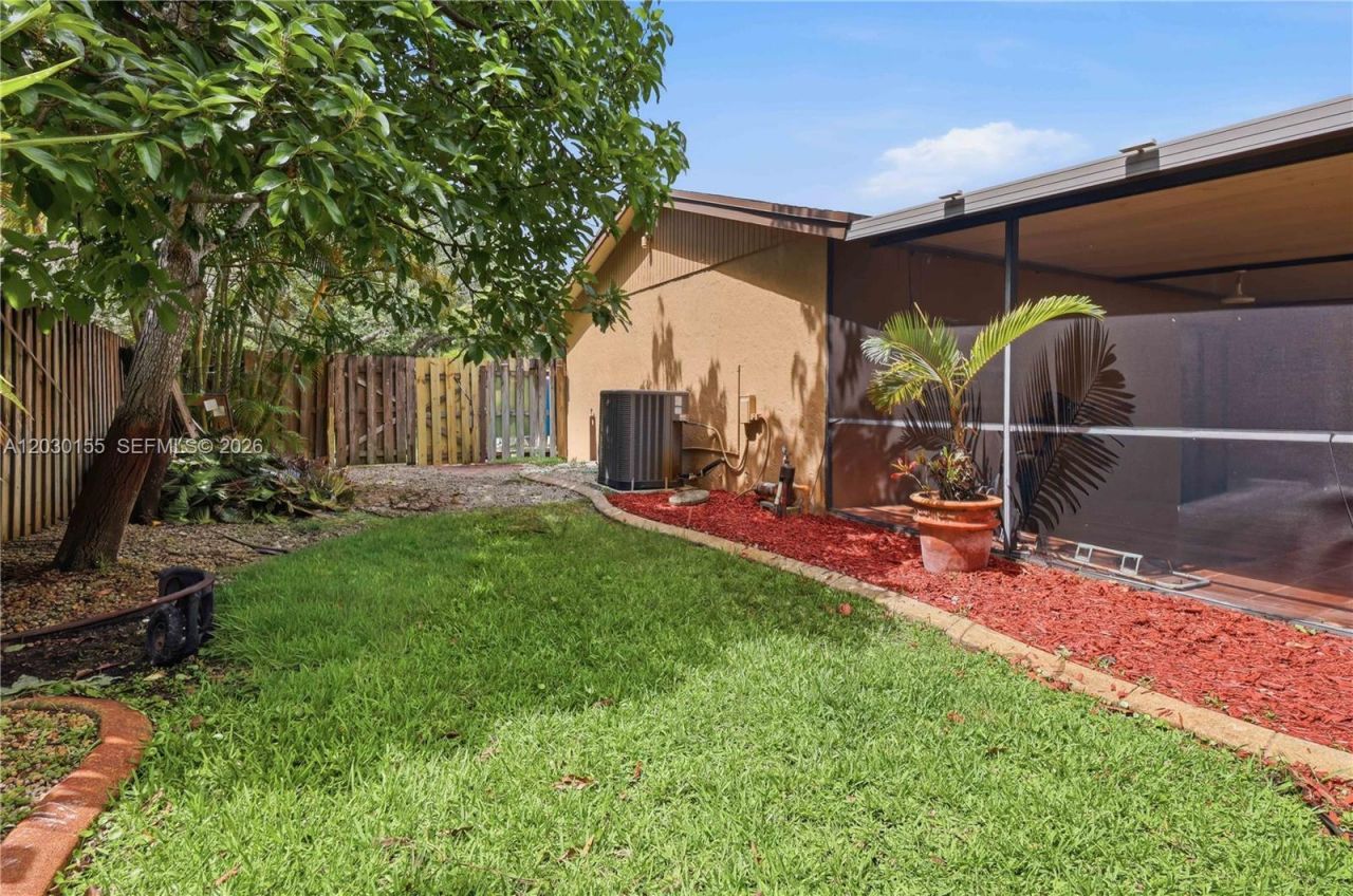 12106 Lymestone Way, Cooper City, FL 33026 Photo