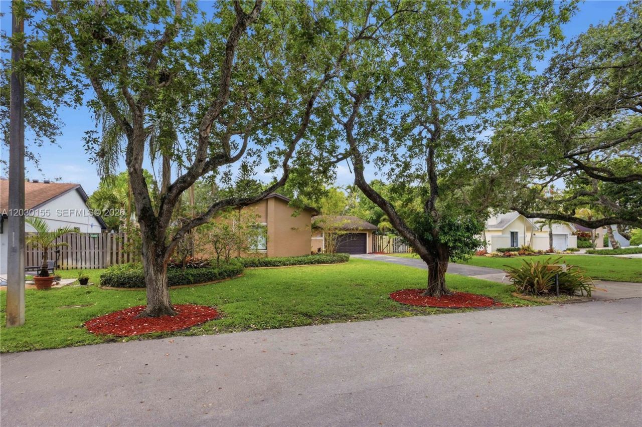 12106 Lymestone Way, Cooper City, FL 33026 Photo