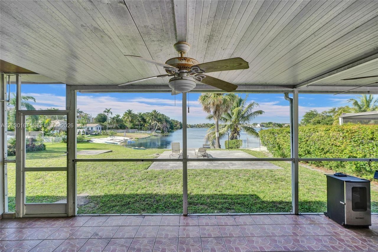 1825 NE 187th St , Miami, FL 33179 Photo