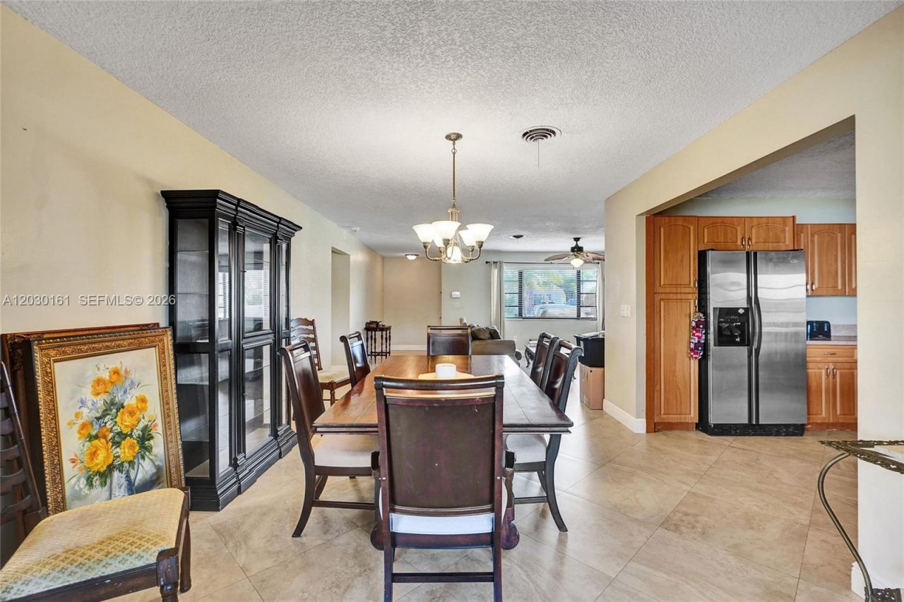 1825 NE 187th St , Miami, FL 33179 Photo