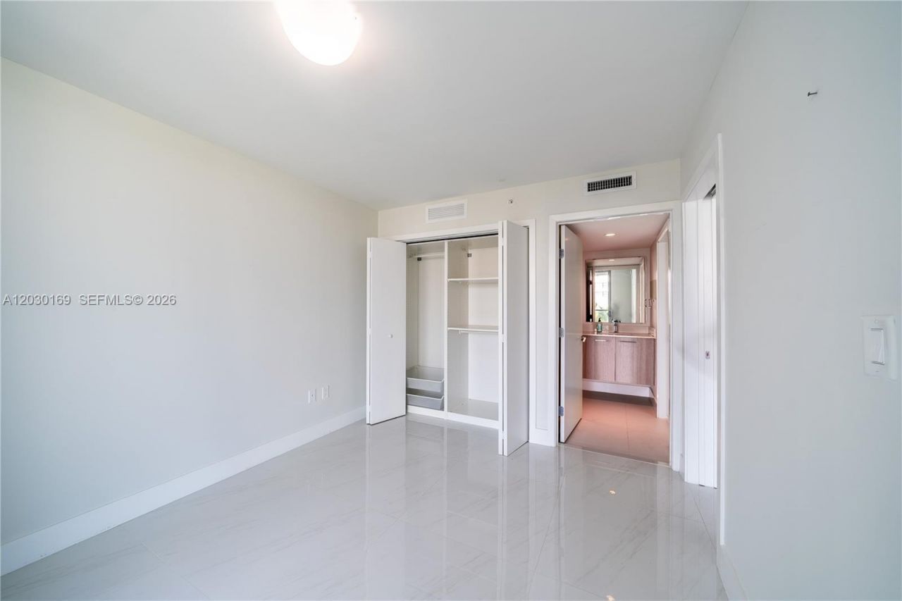 1133 102nd St, Unit 702, Bay Harbor Islands, FL 33154 Photo