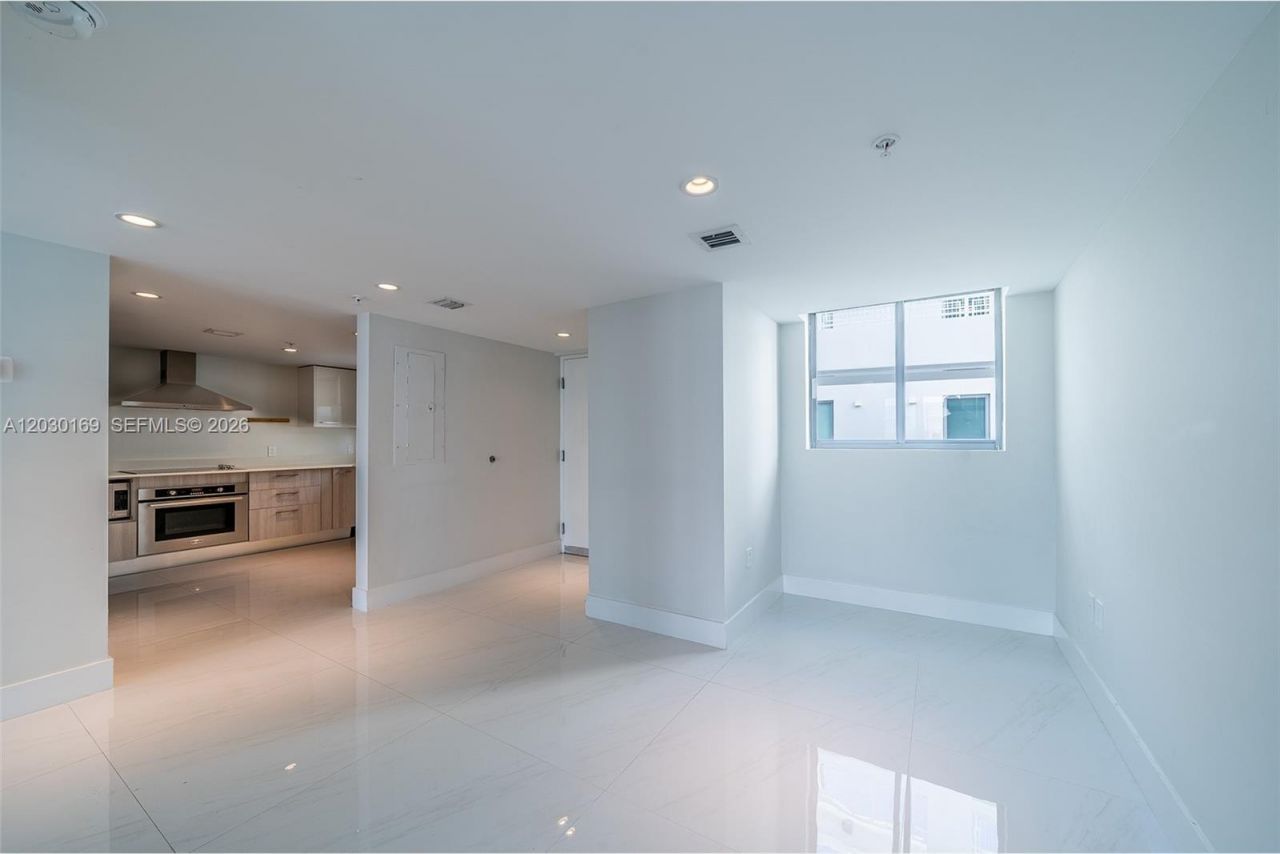 1133 102nd St, Unit 702, Bay Harbor Islands, FL 33154 Photo