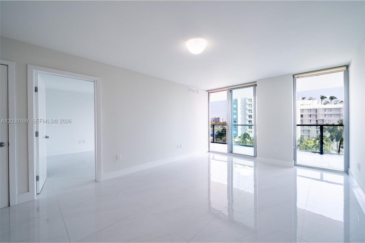 1133 102nd St, Unit 702, Bay Harbor Islands, FL 33154 Photo
