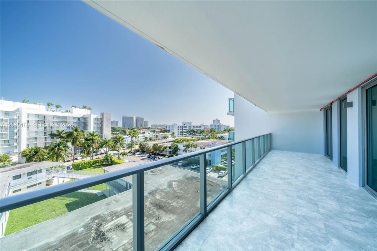 1133 102nd St, Unit 702, Bay Harbor Islands, FL 33154 Photo