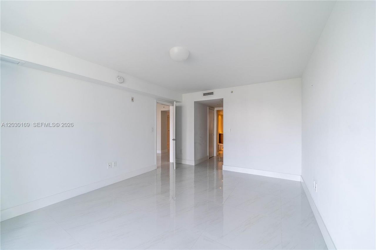 1133 102nd St, Unit 702, Bay Harbor Islands, FL 33154 Photo