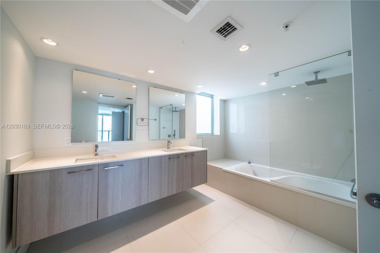 1133 102nd St, Unit 702, Bay Harbor Islands, FL 33154 Photo