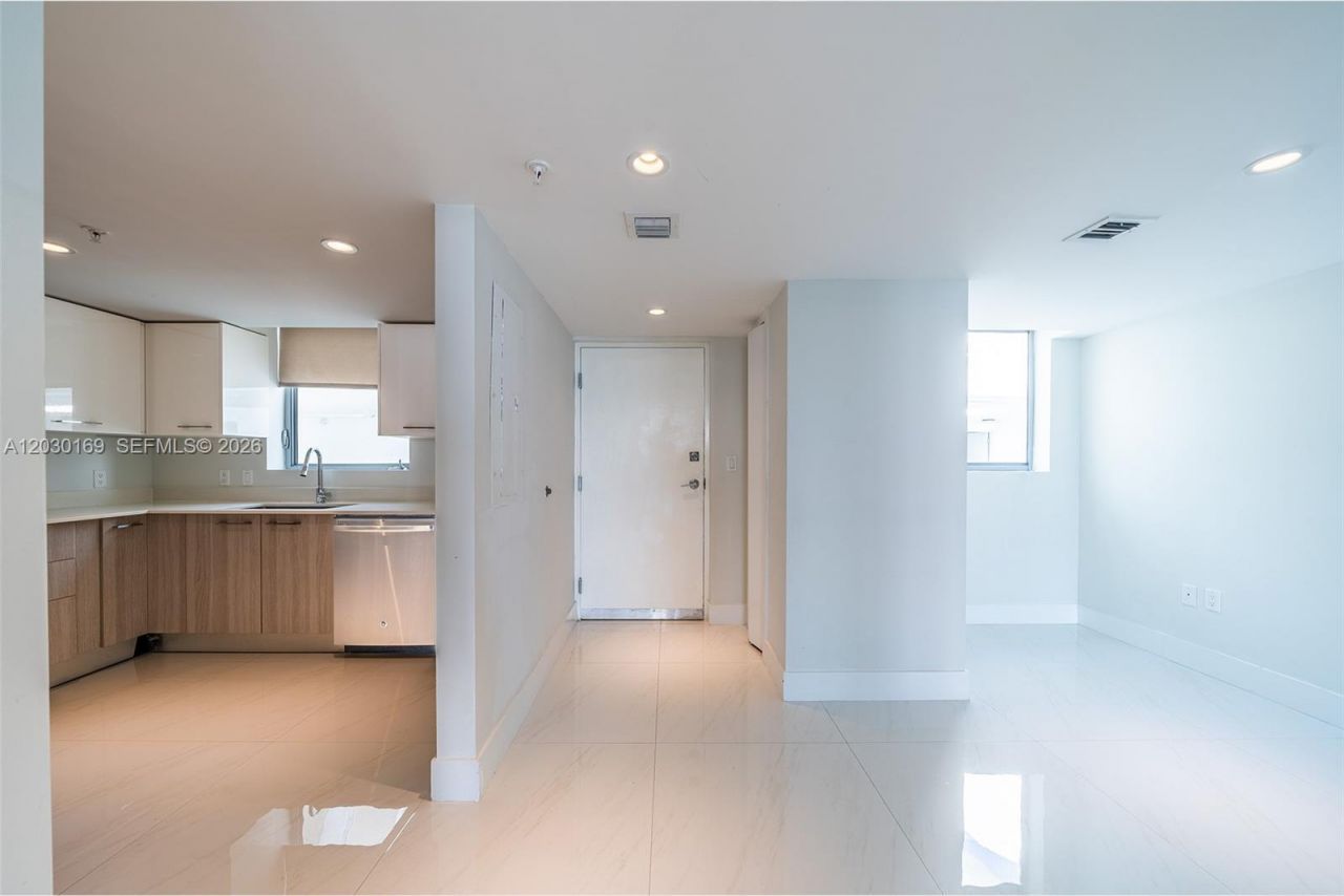 1133 102nd St, Unit 702, Bay Harbor Islands, FL 33154 Photo
