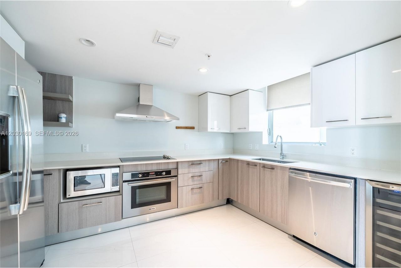 1133 102nd St, Unit 702, Bay Harbor Islands, FL 33154 Photo