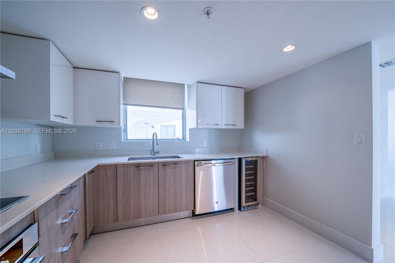 1133 102nd St, Unit 702, Bay Harbor Islands, FL 33154 Photo