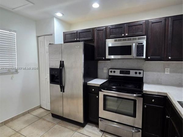 911 NE 209th Ter, Unit 204-27, Miami, FL 33179