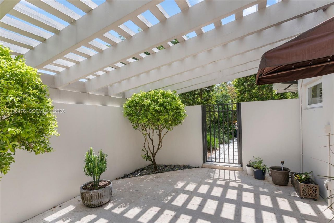 451 Ridge Rd , Coral Gables, FL 33143 Photo