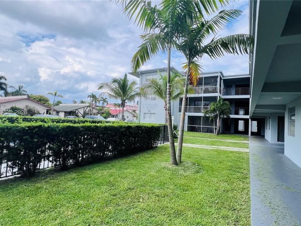1100 NE 1st Ct , Unit 213, Hallandale Beach, FL 33009