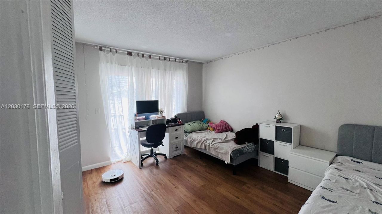 1100 NE 1st Ct , Unit 213, Hallandale Beach, FL 33009 Photo