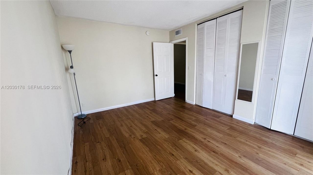 1100 NE 1st Ct, Unit 213, Hallandale Beach, FL 33009 Photo
