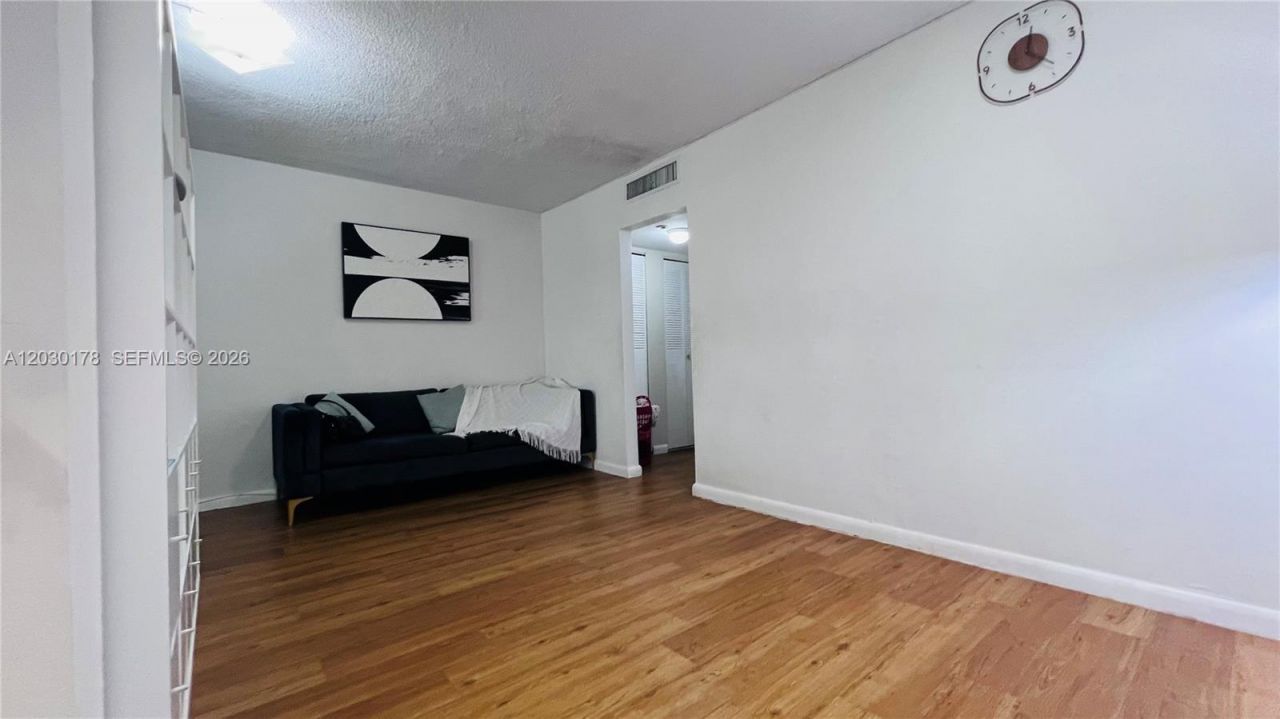 1100 NE 1st Ct , Unit 213, Hallandale Beach, FL 33009 Photo