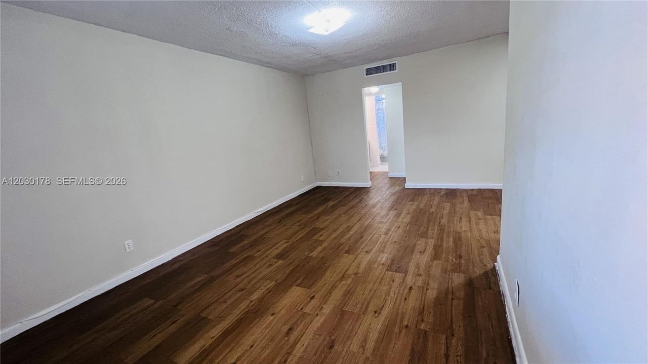 1100 NE 1st Ct, Unit 213, Hallandale Beach, FL 33009 Photo
