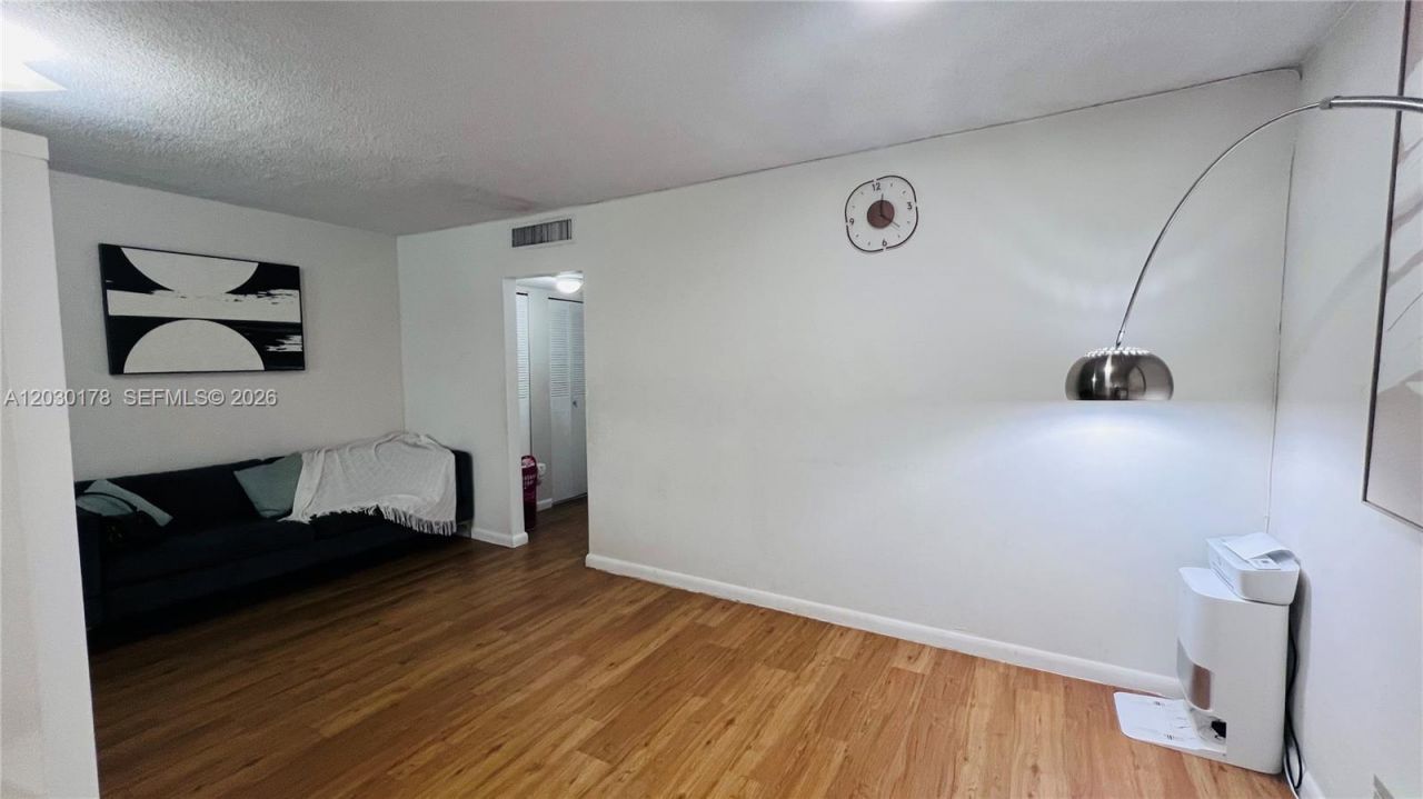 1100 NE 1st Ct , Unit 213, Hallandale Beach, FL 33009 Photo