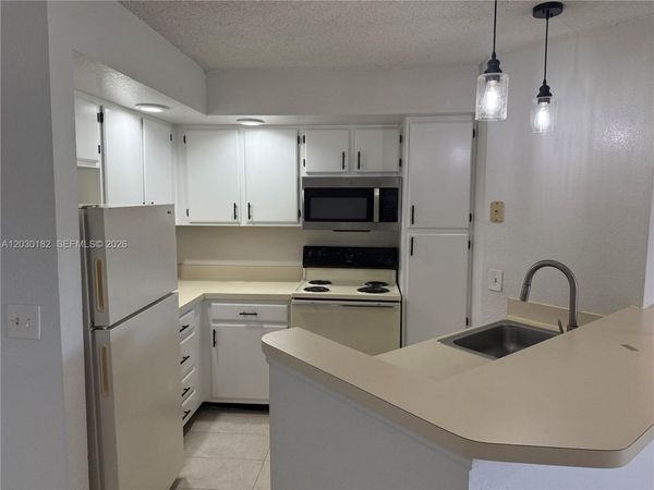 3330 N Pinewalk Dr N, Unit 1623, Margate, FL 33063