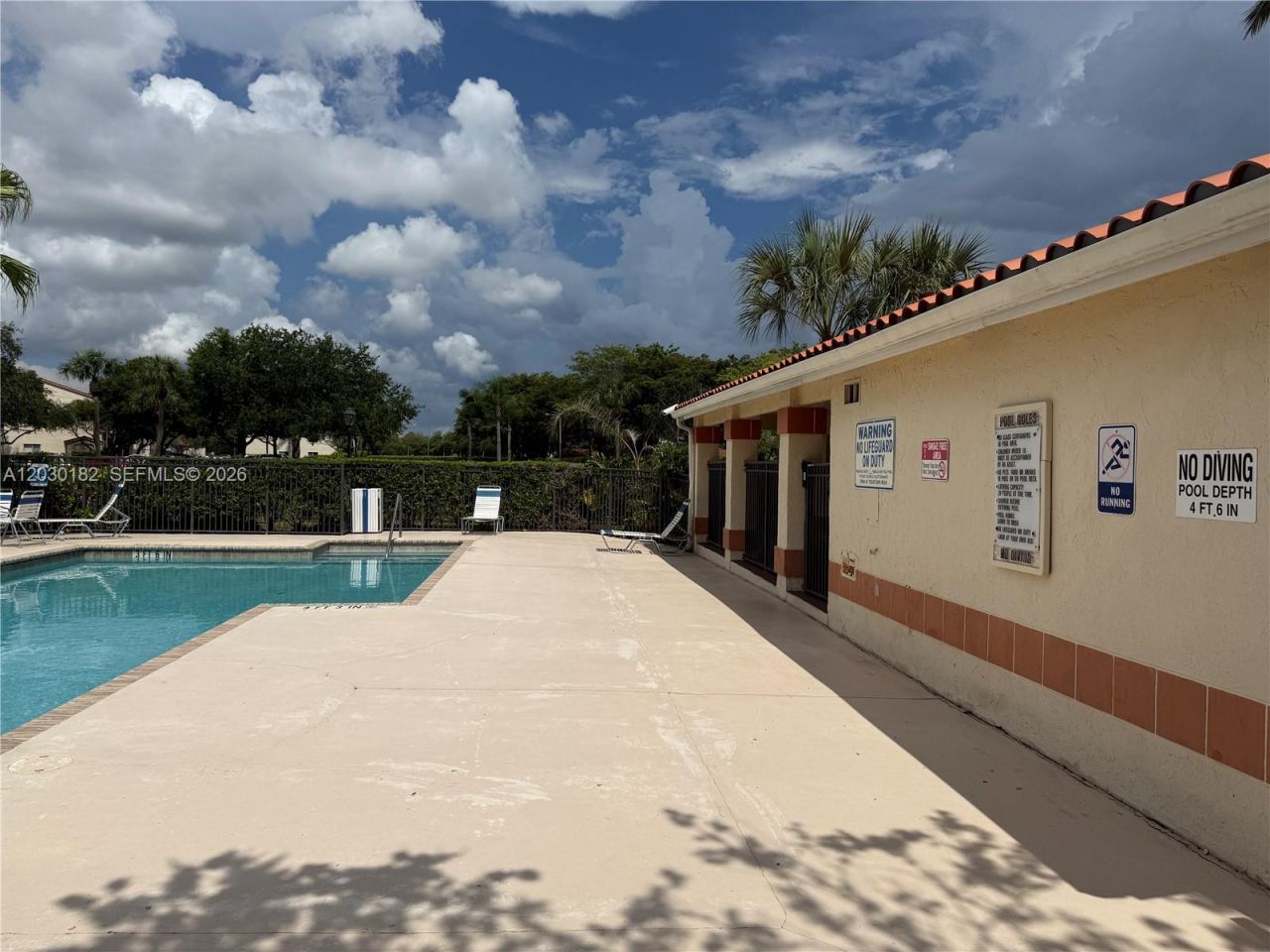 3330 N Pinewalk Dr N, Unit 1623, Margate, FL 33063 Photo