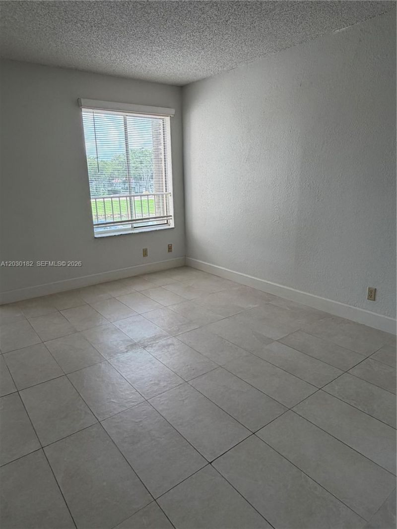 3330 N Pinewalk Dr N, Unit 1623, Margate, FL 33063 Photo