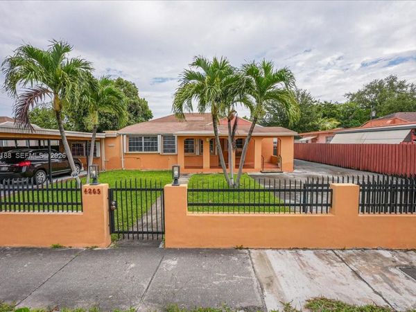 4263 NW 5th St , Miami, FL 33126