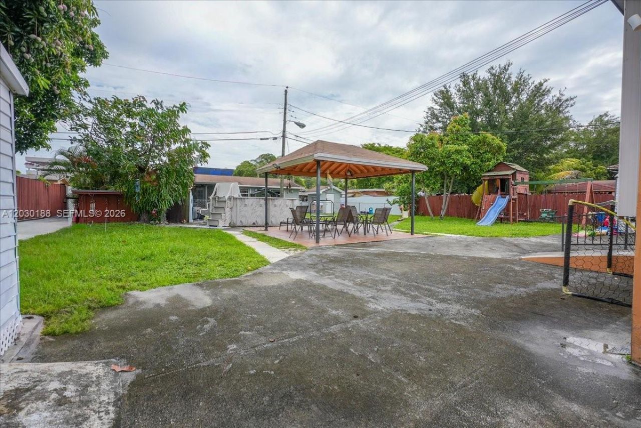 4263 NW 5th St, Miami, FL 33126 Photo