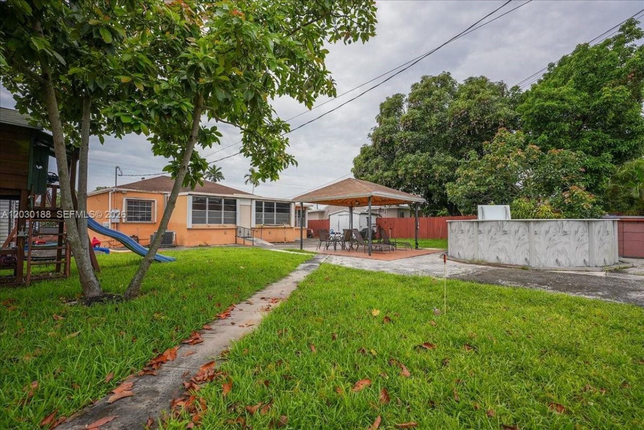 4263 NW 5th St, Miami, FL 33126 Photo