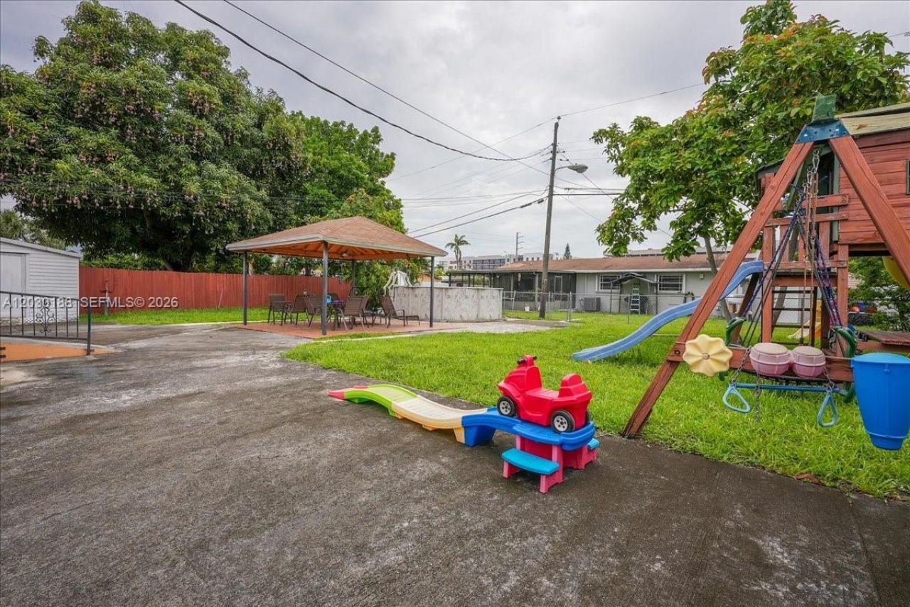 4263 NW 5th St, Miami, FL 33126 Photo