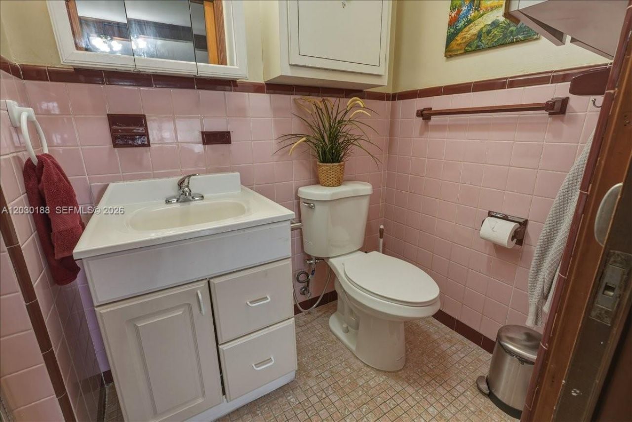 4263 NW 5th St, Miami, FL 33126 Photo