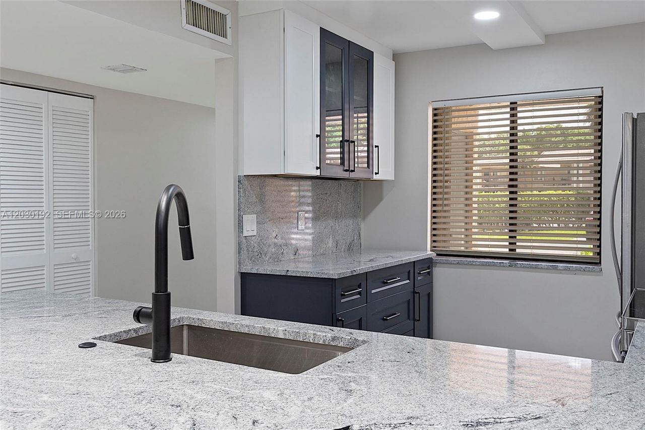 193 Lakeview Dr , Unit 103, Weston, FL 33326 Photo