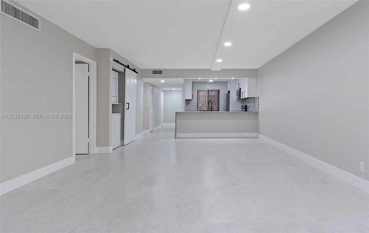 193 Lakeview Dr , Unit 103, Weston, FL 33326 Photo