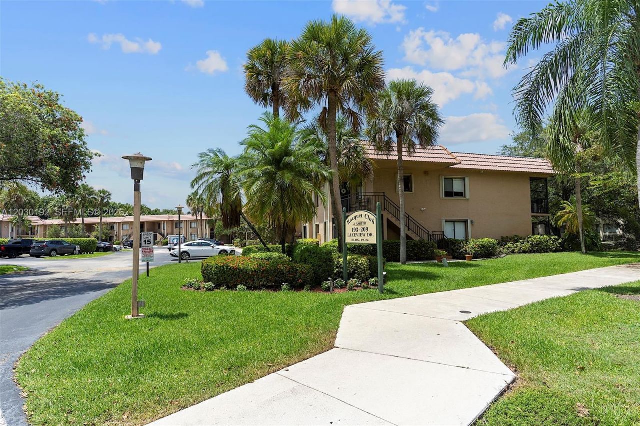 193 Lakeview Dr , Unit 103, Weston, FL 33326 Photo