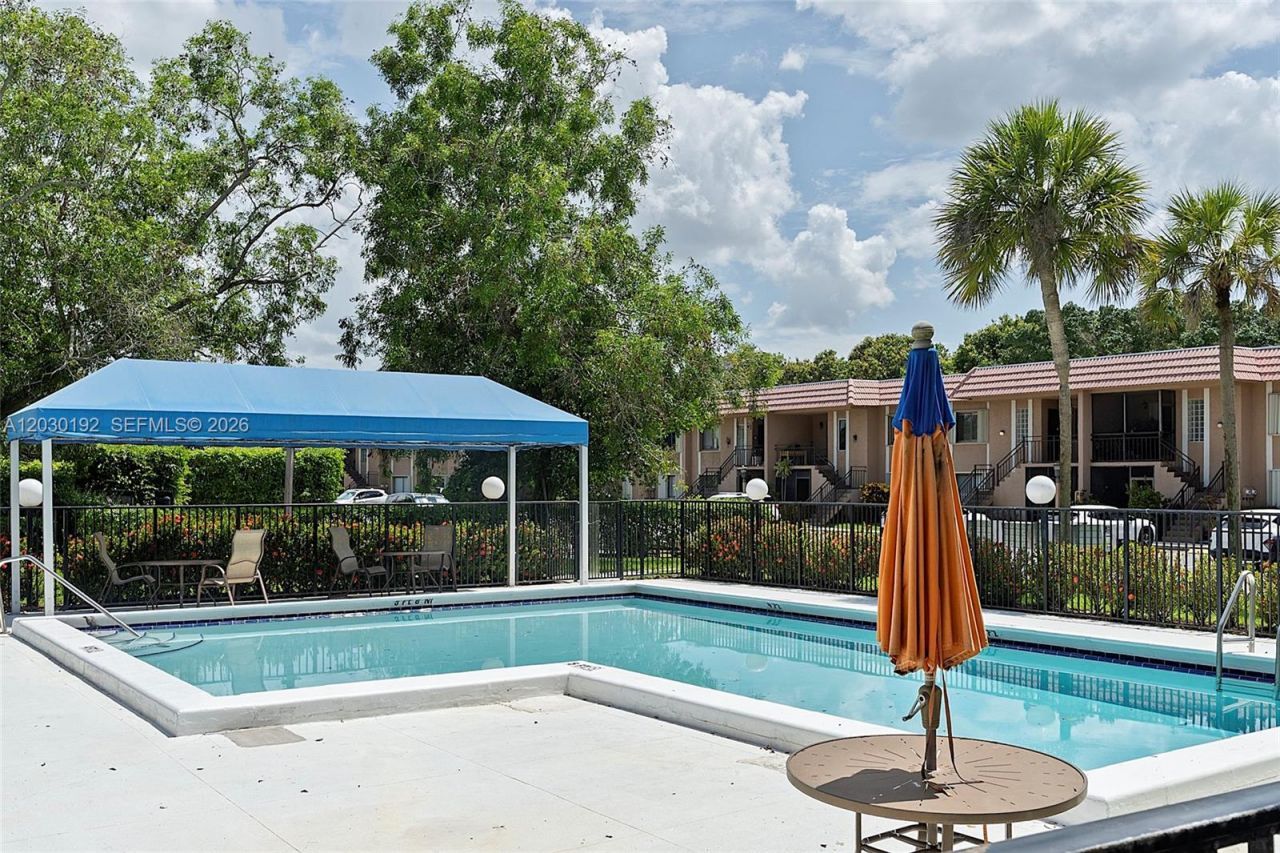 193 Lakeview Dr , Unit 103, Weston, FL 33326 Photo