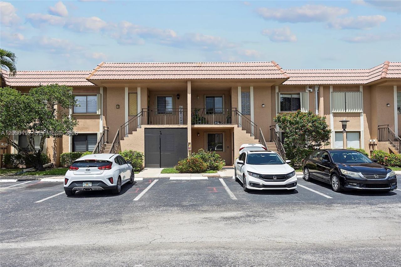 193 Lakeview Dr , Unit 103, Weston, FL 33326 Photo