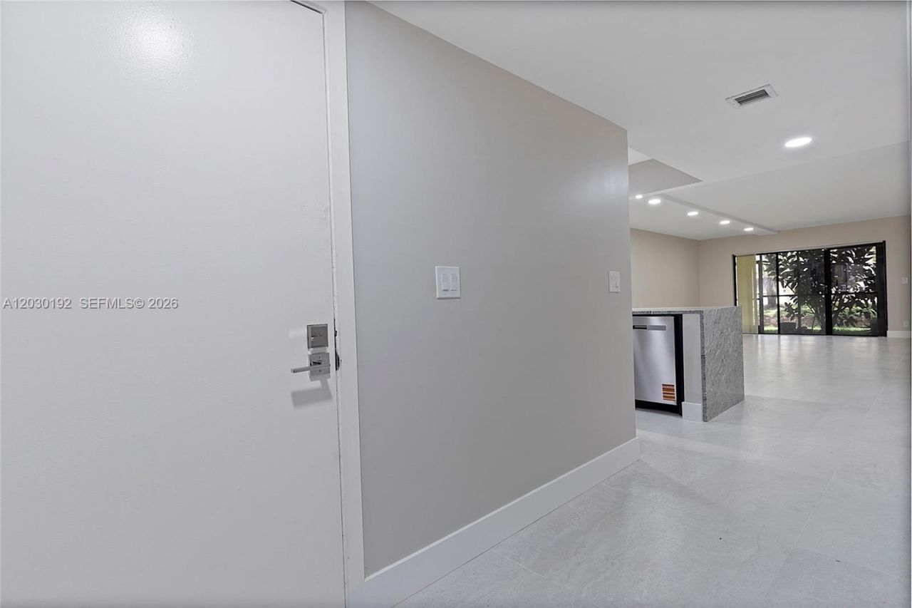 193 Lakeview Dr , Unit 103, Weston, FL 33326 Photo