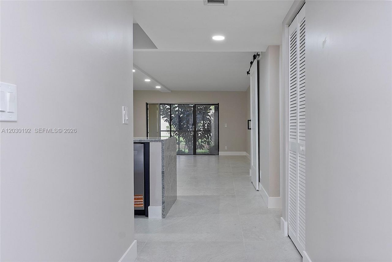 193 Lakeview Dr , Unit 103, Weston, FL 33326 Photo