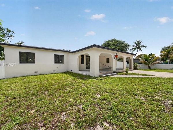 900 Superior St, Opa-Locka, FL 33054