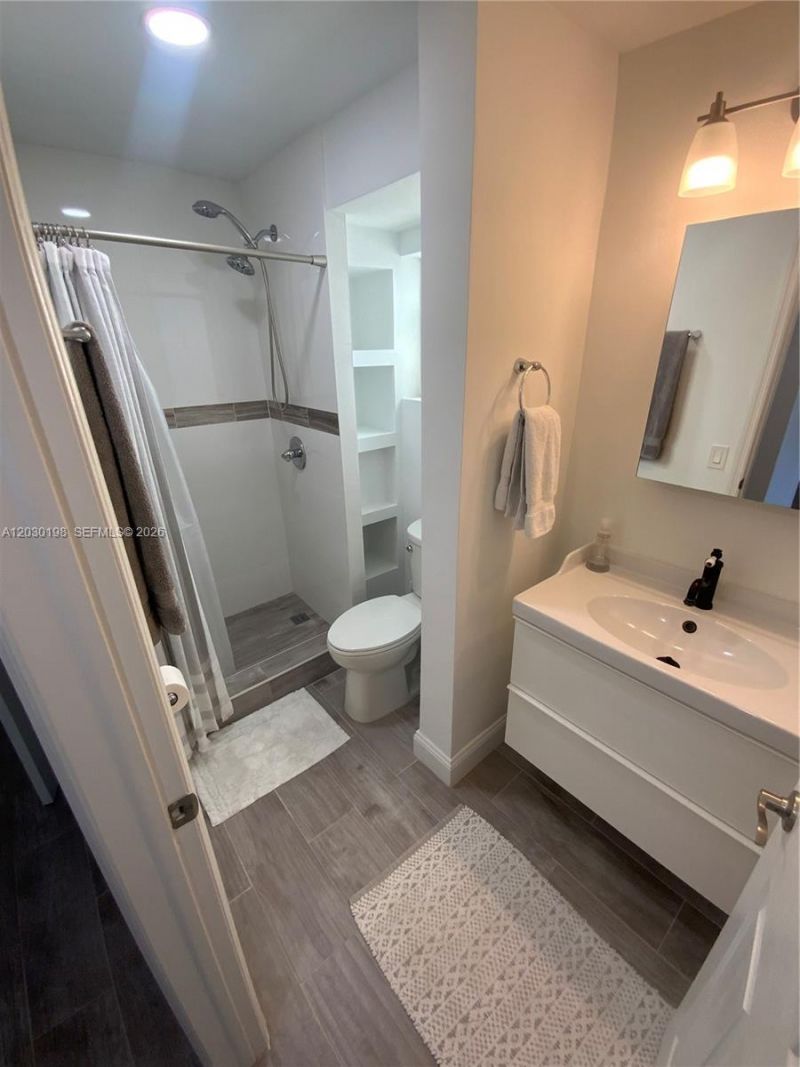 6444 Collins Ave , Unit A6, Miami Beach, FL 33141 Photo
