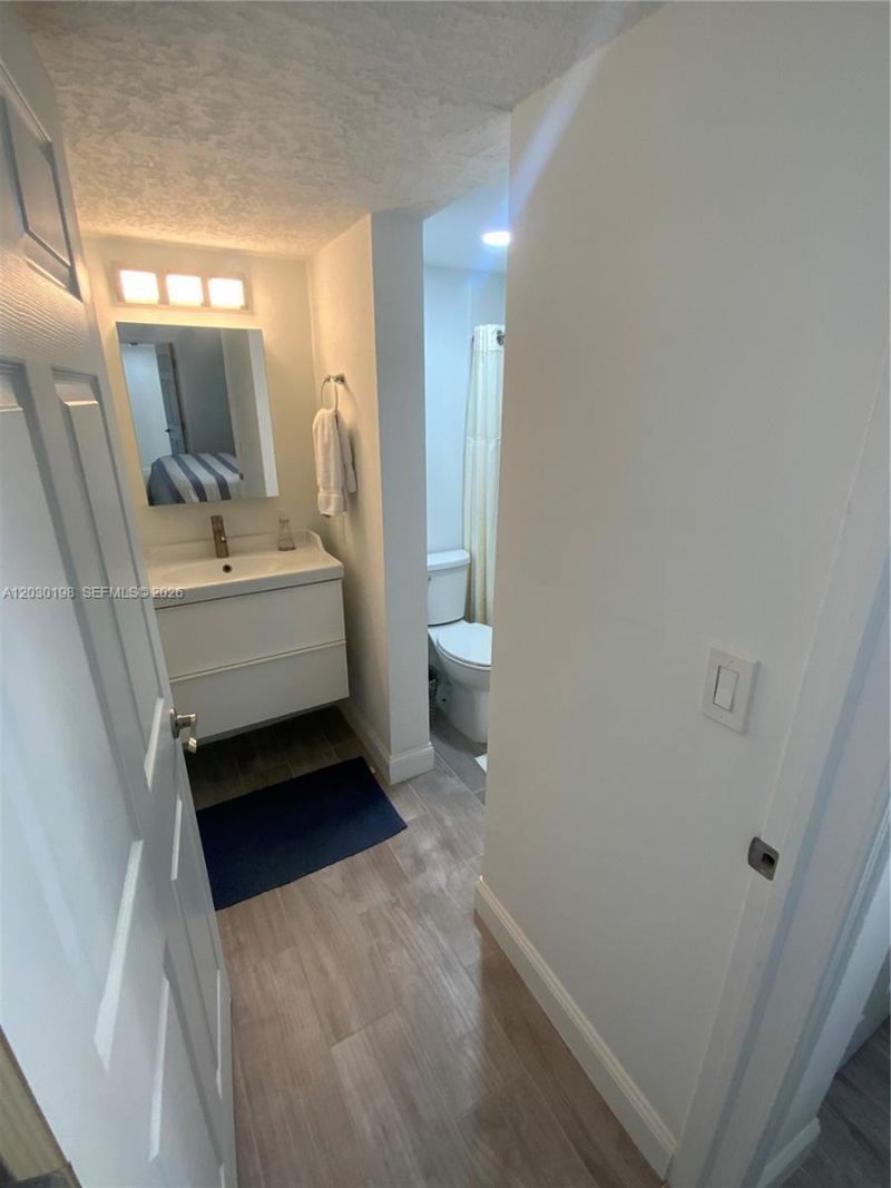 6444 Collins Ave , Unit A6, Miami Beach, FL 33141 Photo
