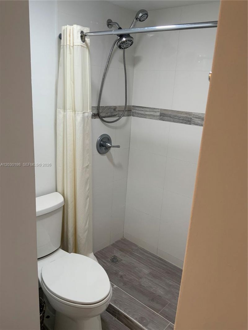 6444 Collins Ave , Unit A6, Miami Beach, FL 33141 Photo