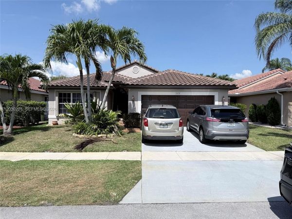 2010 NW 182nd Ter , Pembroke Pines, FL 33029