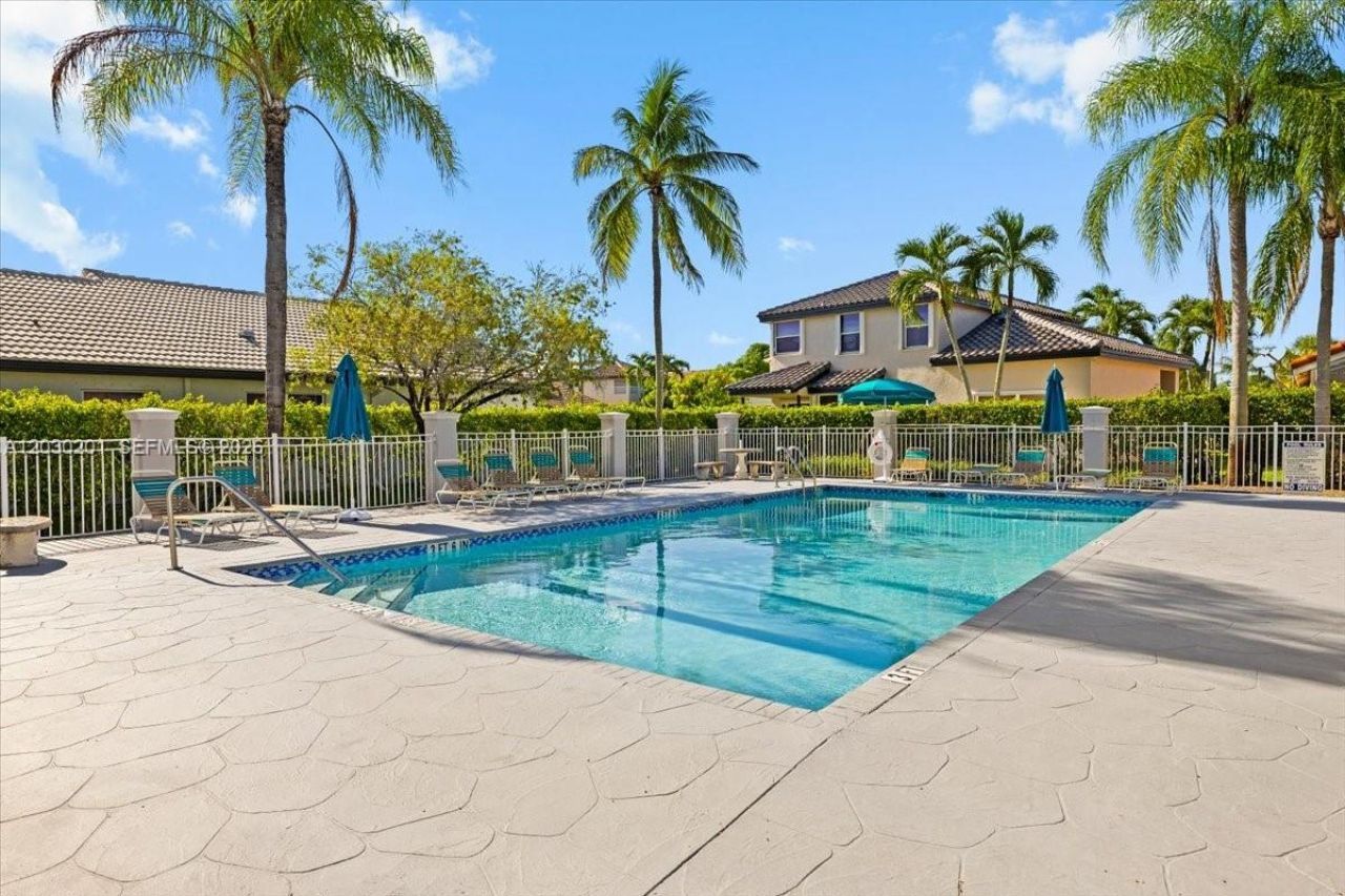 2010 NW 182nd Ter, Pembroke Pines, FL 33029 Photo