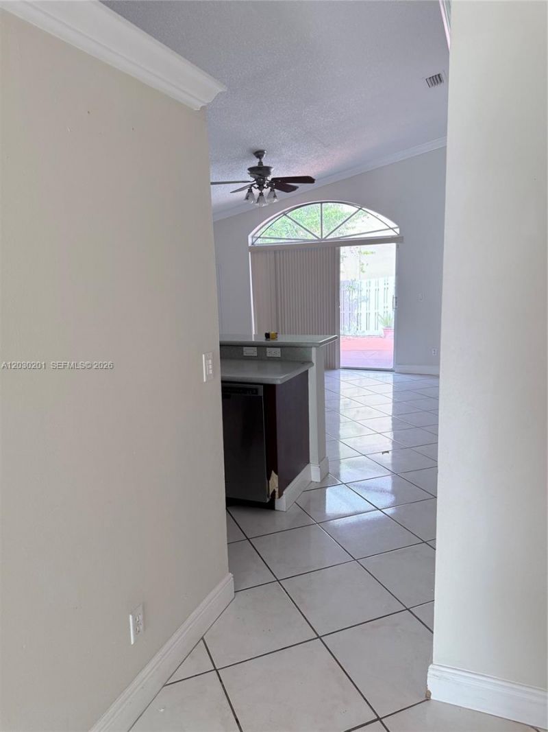2010 NW 182nd Ter , Pembroke Pines, FL 33029 Photo
