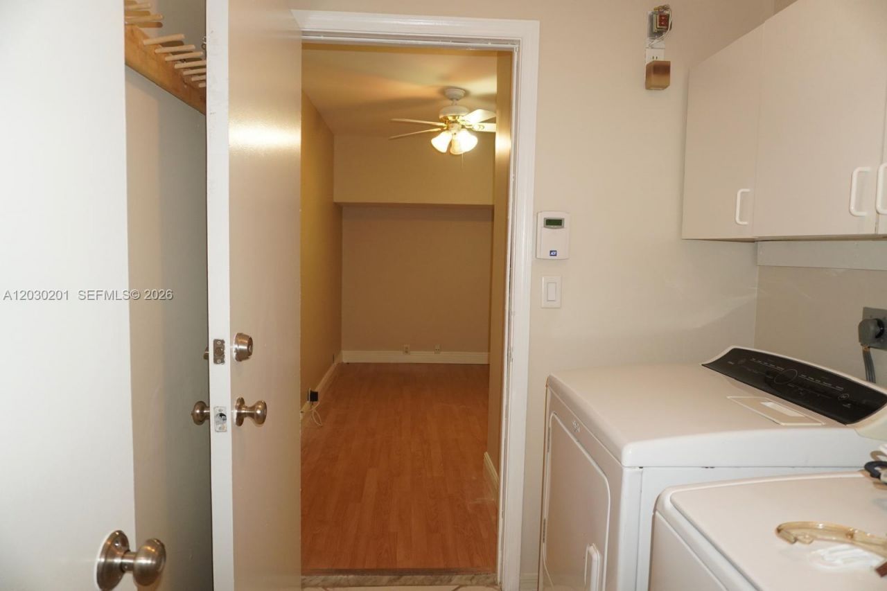 2010 NW 182nd Ter, Pembroke Pines, FL 33029 Photo