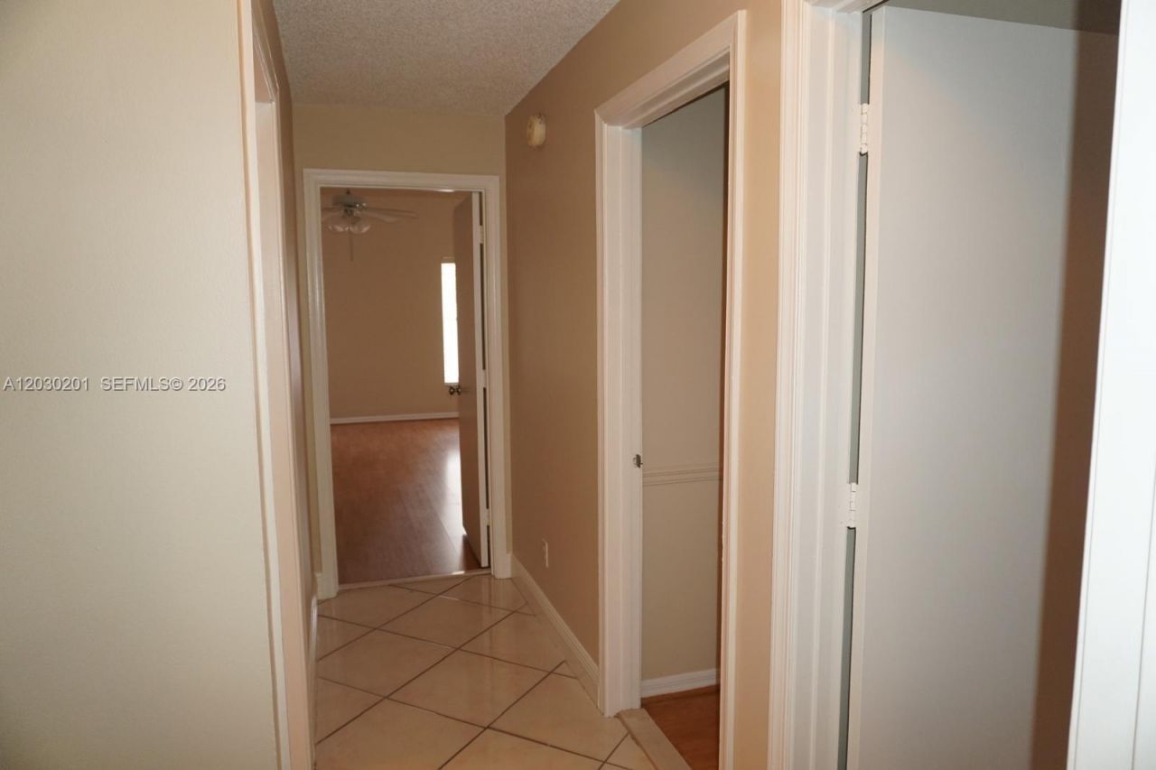 2010 NW 182nd Ter, Pembroke Pines, FL 33029 Photo
