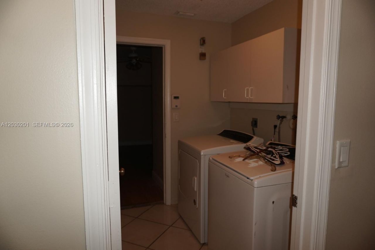 2010 NW 182nd Ter, Pembroke Pines, FL 33029 Photo