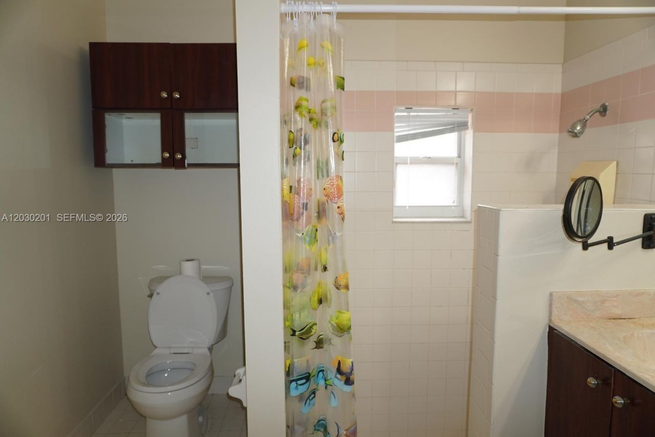 2010 NW 182nd Ter, Pembroke Pines, FL 33029 Photo