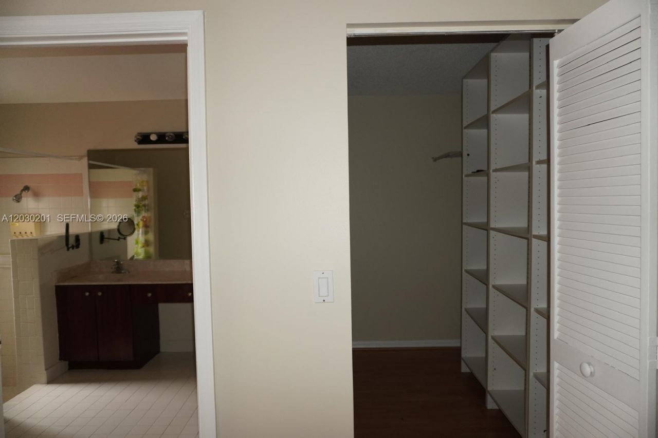 2010 NW 182nd Ter, Pembroke Pines, FL 33029 Photo
